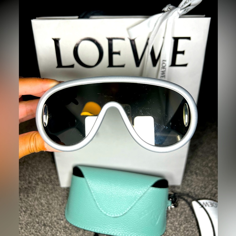 Loewe wave mask sunglasses (authentic)